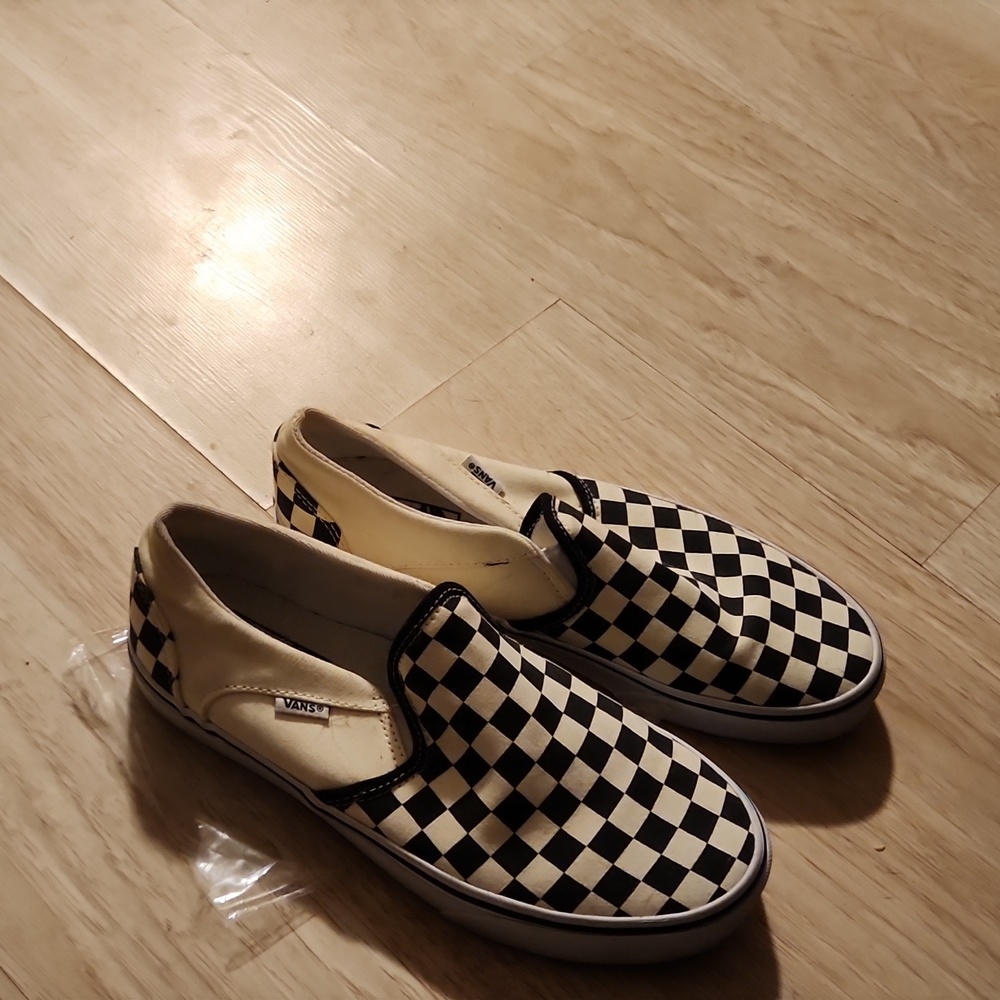 Vans - Picture 2 of 2
